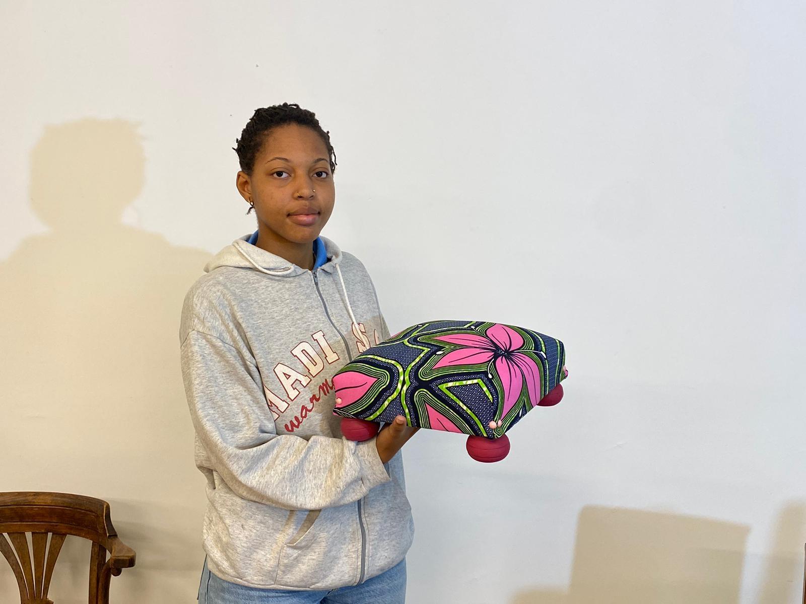 Réalisez votre repose-pieds en wax avec Corinne à Strasbourg - Image n°8 - Wecandoo