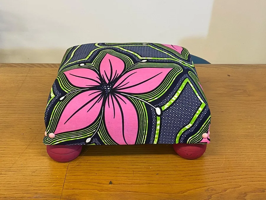 Réalisez votre repose-pieds en wax avec Corinne à Strasbourg - Image n°1 - Wecandoo