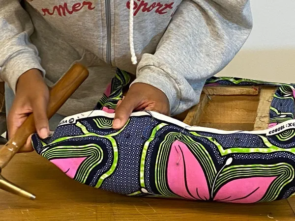 Réalisez votre repose-pieds en wax avec Corinne à Strasbourg - Image n°4 - Wecandoo