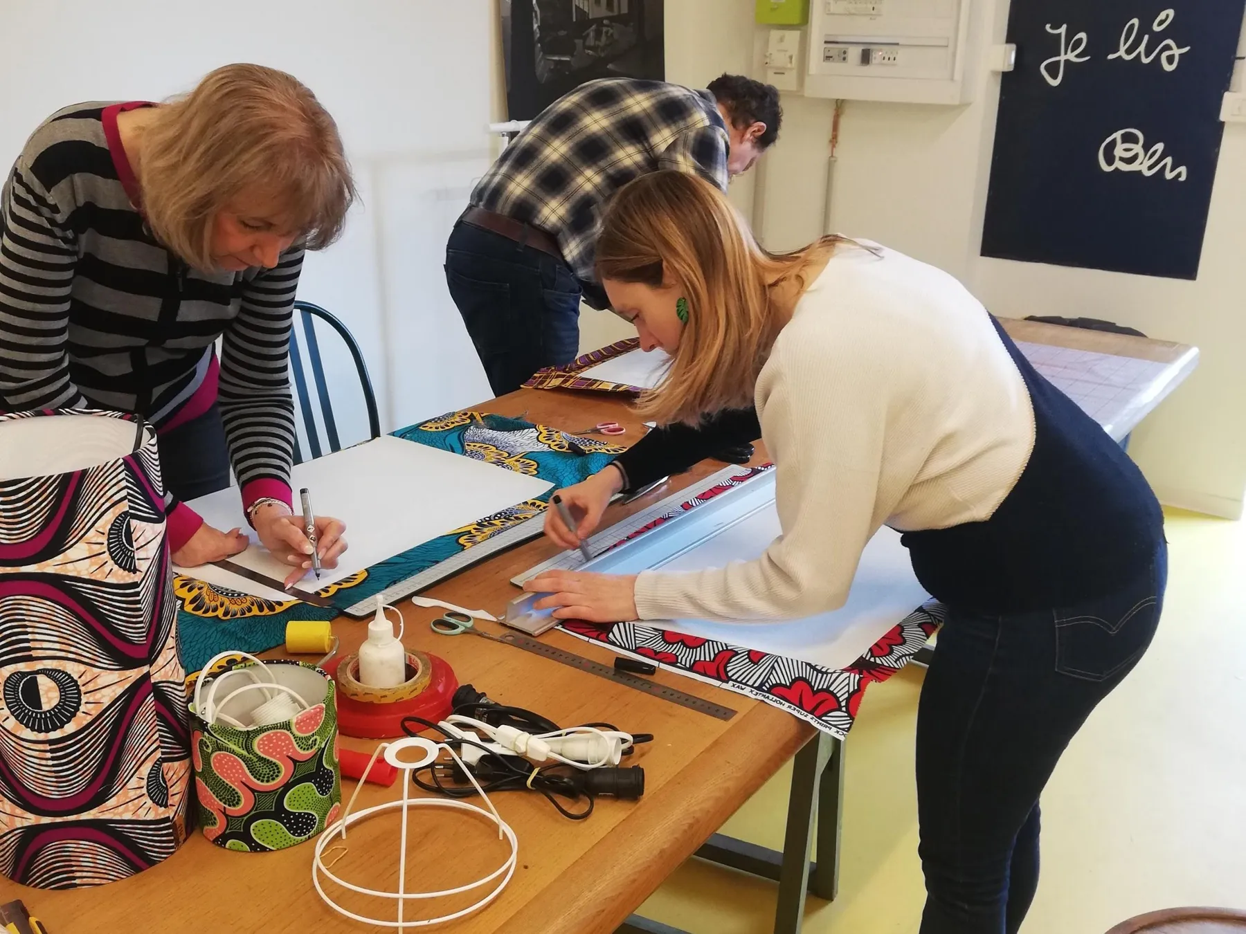 Réalisez votre lampe en wax avec Corinne à Strasbourg - Image n°4 - Wecandoo