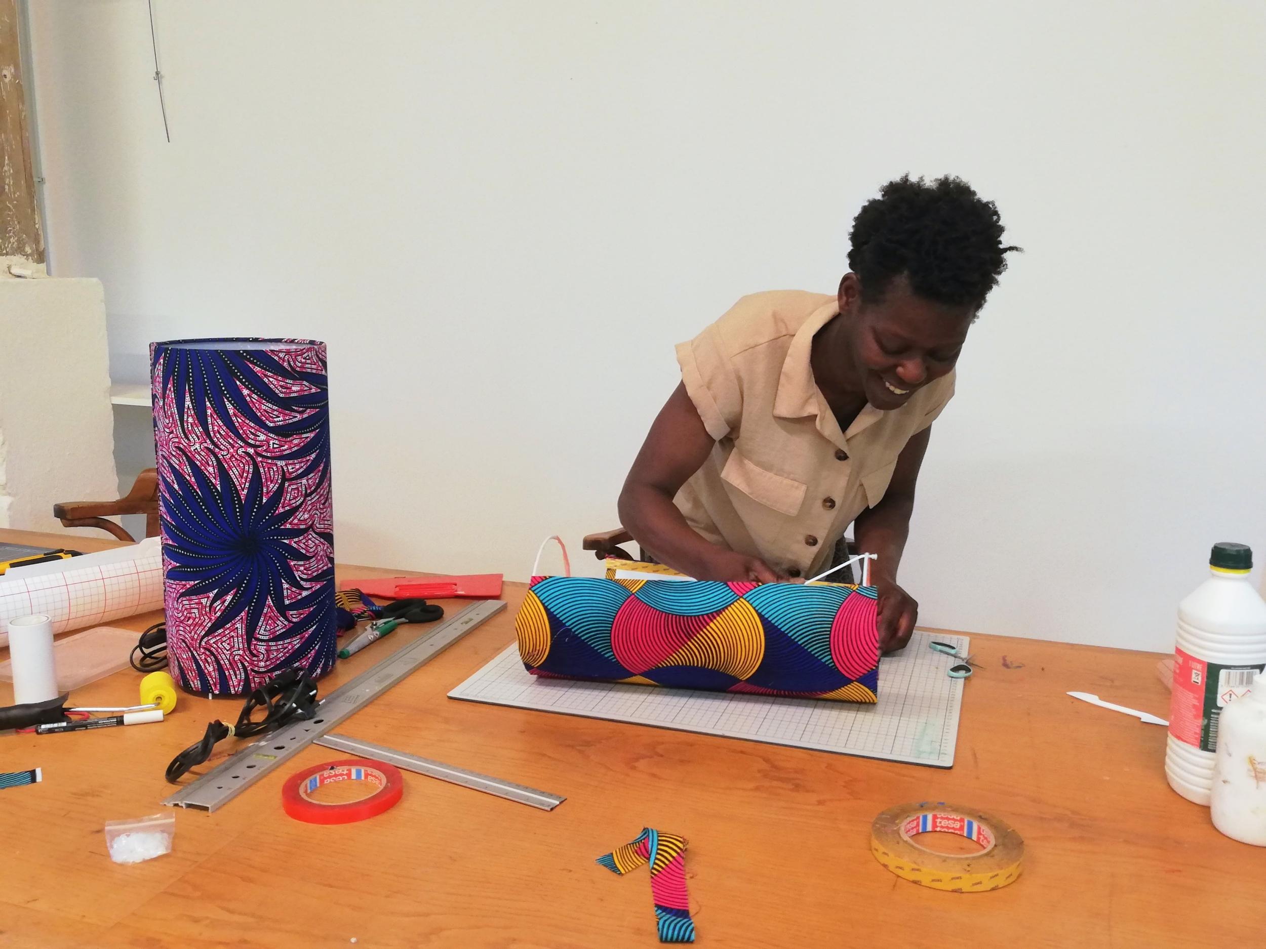 Réalisez votre lampe en wax avec Corinne à Strasbourg - Image n°7 - Wecandoo