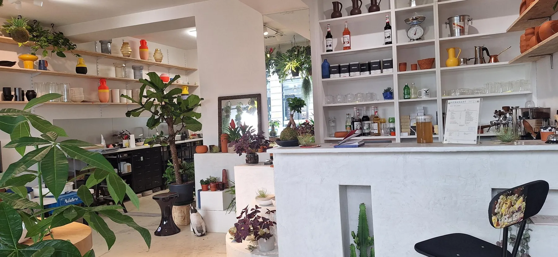 Initiez-vous à la peinture sur céramique avec San et son équipe - Image n°5 - Wecandoo