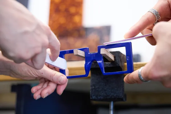 Créez vos paires de lunettes en duo accompagnés par Guillaume & David - Image n°1 - Wecandoo