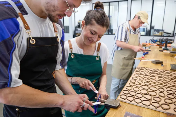 Créez vos paires de lunettes en duo accompagnés par Guillaume & David - Image n°2 - Wecandoo