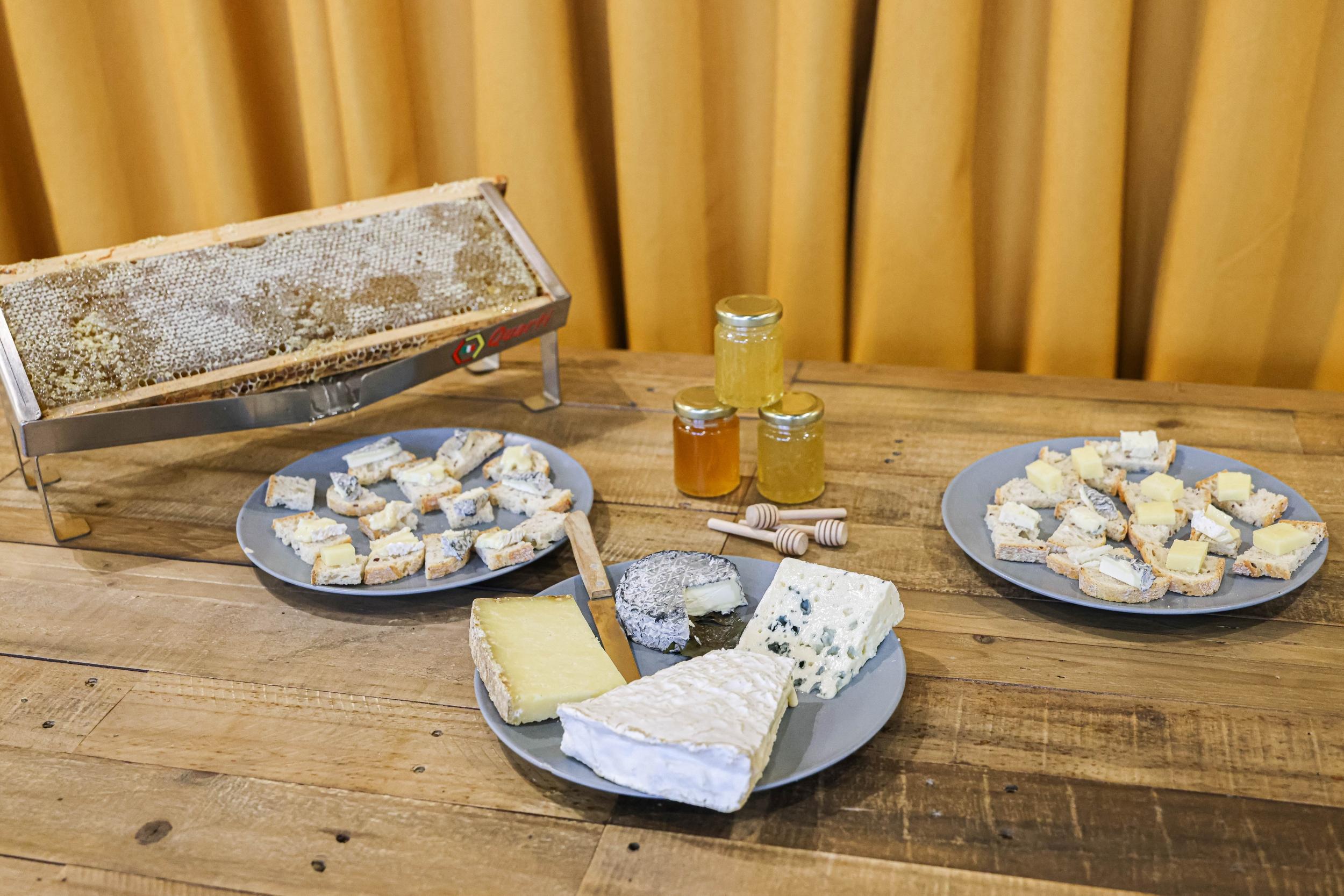 Découvrez les accords miels et fromages avec Volkan - Image n°4 - Wecandoo