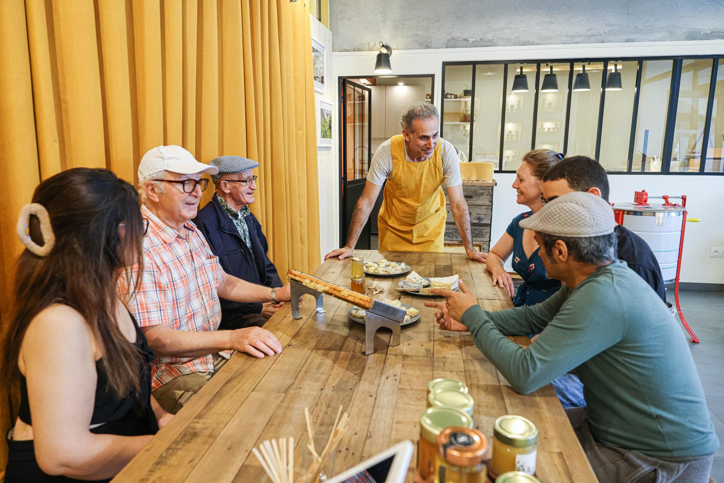 Découvrez les accords miels et fromages avec Volkan - Image n°8 - Wecandoo