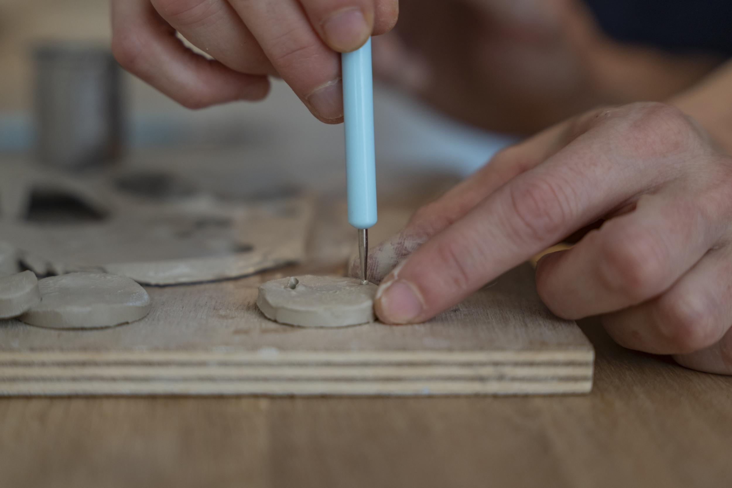 Réalisez vos bijoux en porcelaine dans le Lubéron avec Julie - Image n°4 - Wecandoo