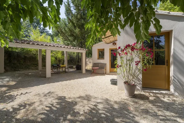 Initiez-vous au tour au cœur du Lubéron en tête à tête avec Julie - Afbeelding nr. 5 - Wecandoo