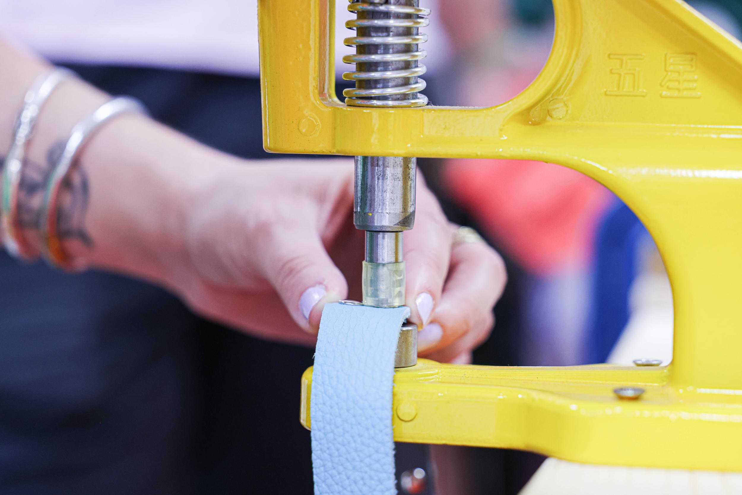 Personnalisez votre ceinture en cuir avec Zoé - Image n°2 - Wecandoo