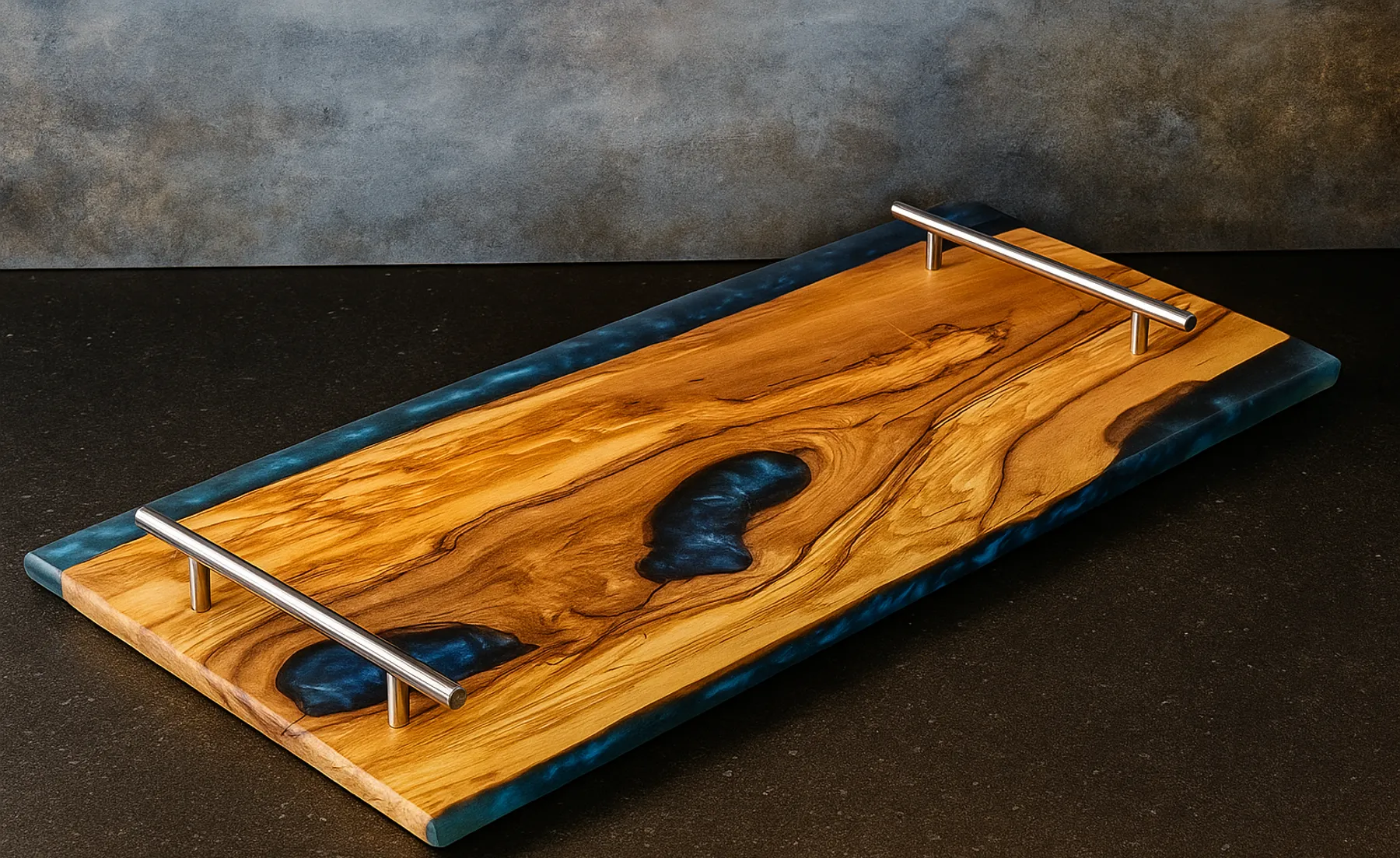 Réalisez votre plateau en bois et en résine époxy avec Cécile - Image n°1 - Wecandoo