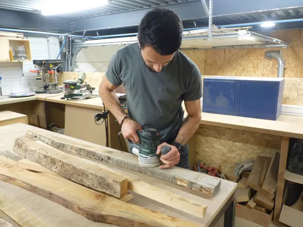 Réalisez votre plateau en bois et en résine époxy avec Cécile - Image n°2 - Wecandoo