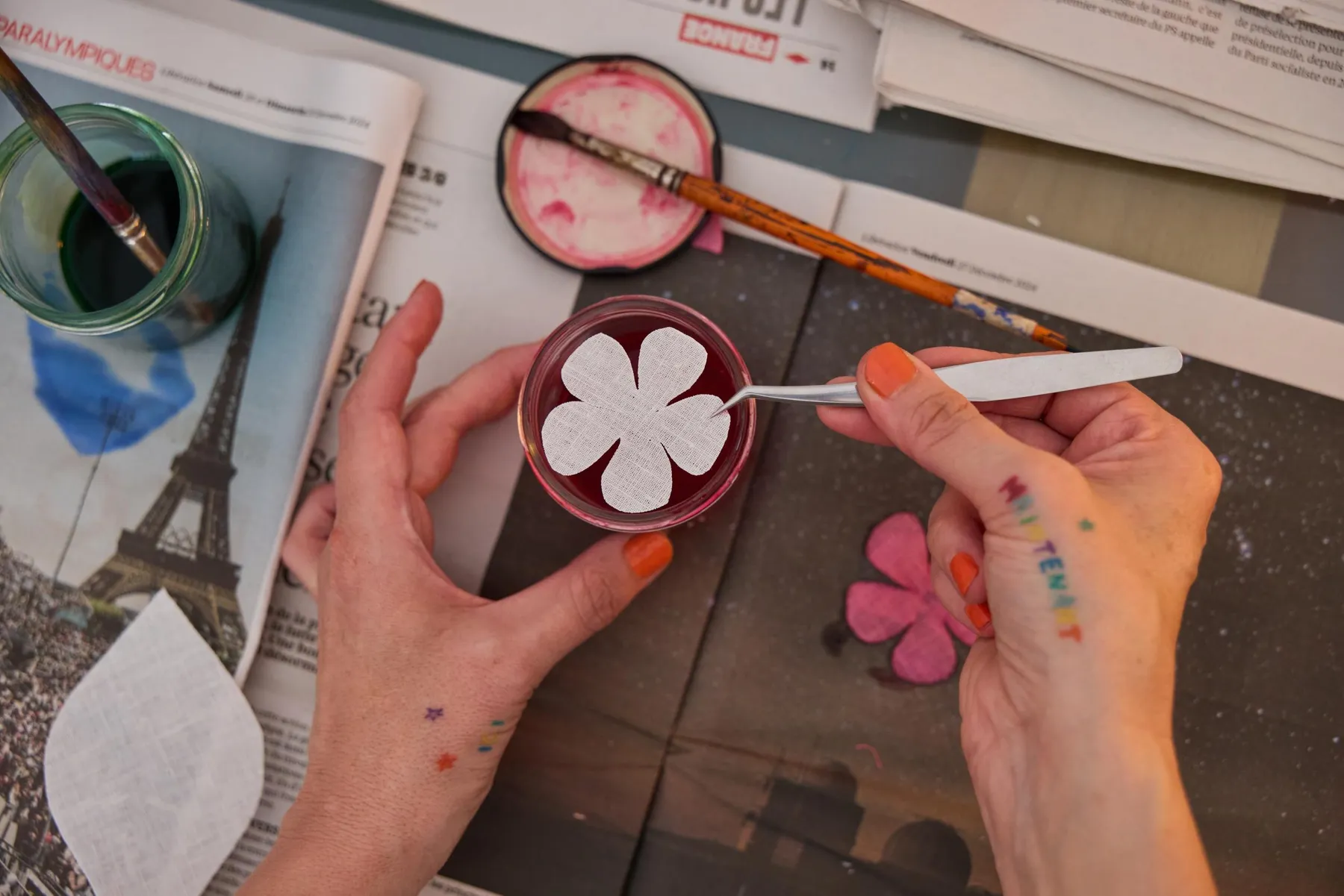 Créez votre branche de pommier et ses trois fleurs éternelles en lin avec Julie - Image n°5 - Wecandoo