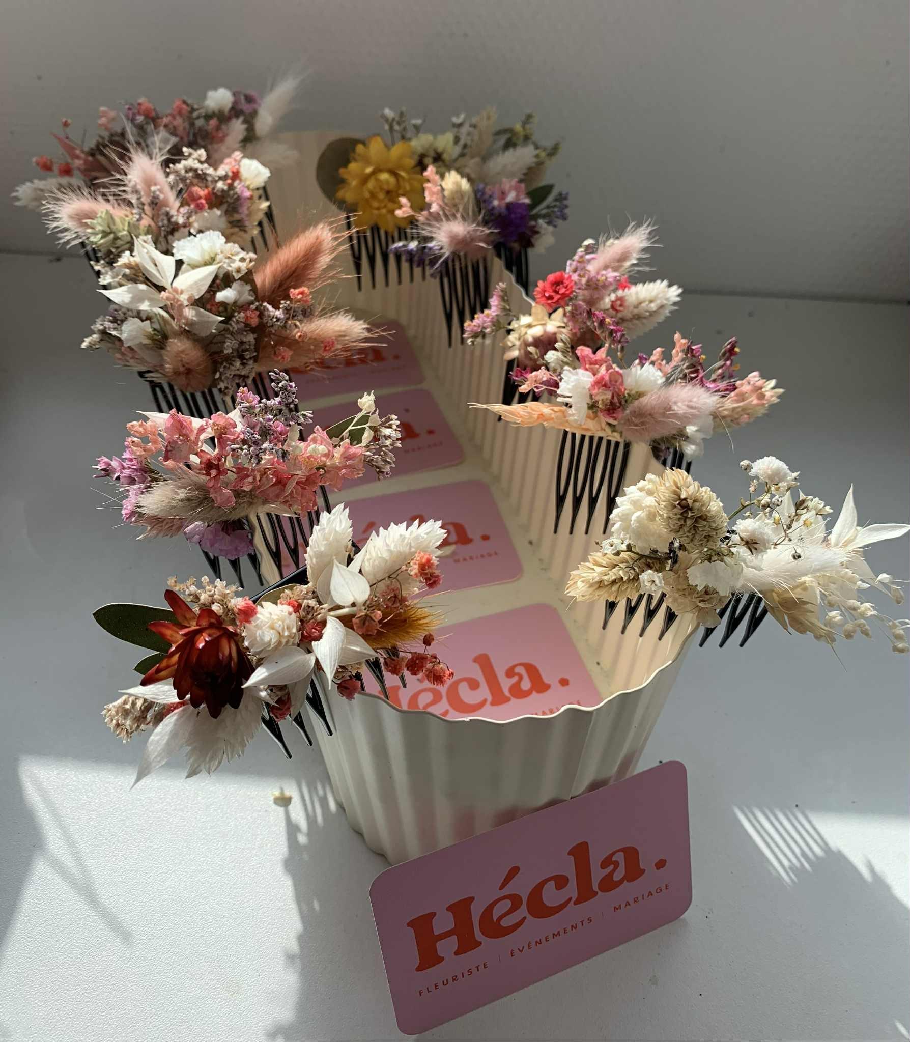 Réalisez votre accessoires en fleurs séchées avec Hélène et Clara - Image n°6 - Wecandoo