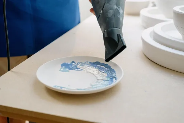 Get your team together and decorate your ceramic pieces with Marileen - Image n°4 - Wecandoo