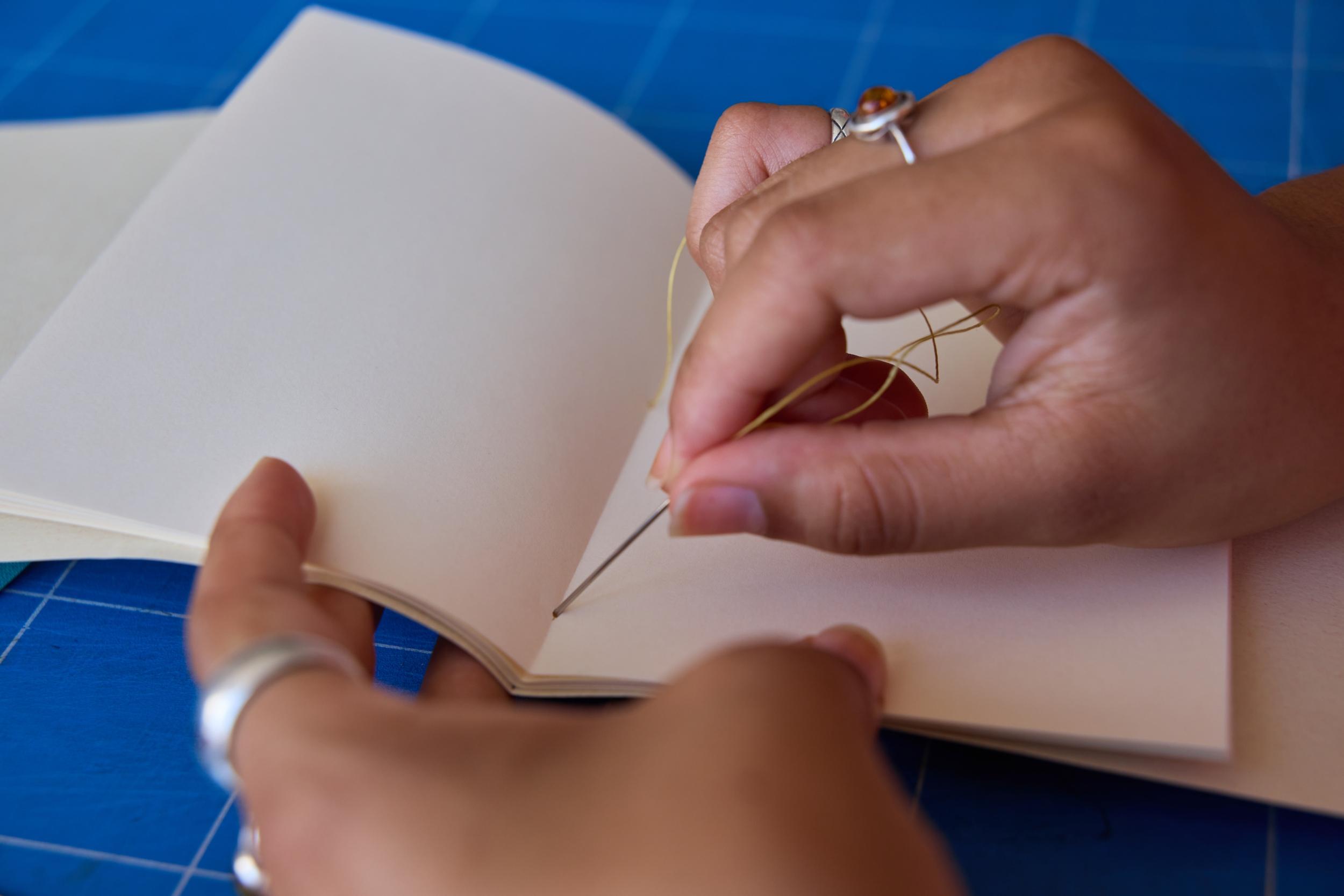 Fabriquez votre carnet A6 en reliure avec Katell - Image n°5 - Wecandoo