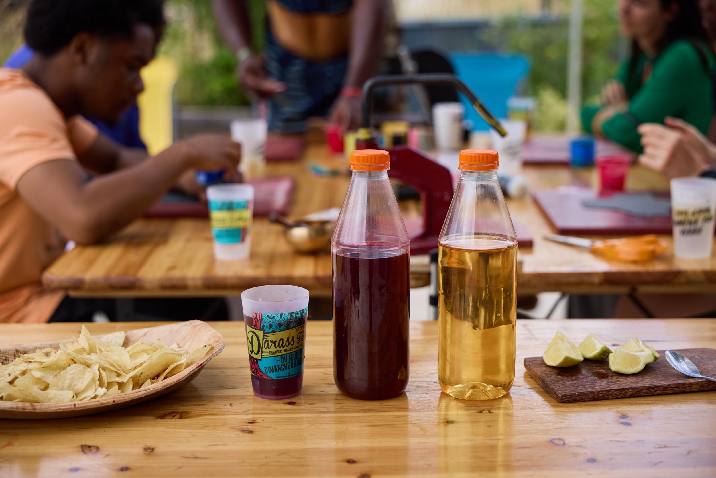 Réalisez votre pièce de maroquinerie autour d'un apéro à l'africaine avec Fred et son équipe - Image n°6 - Wecandoo