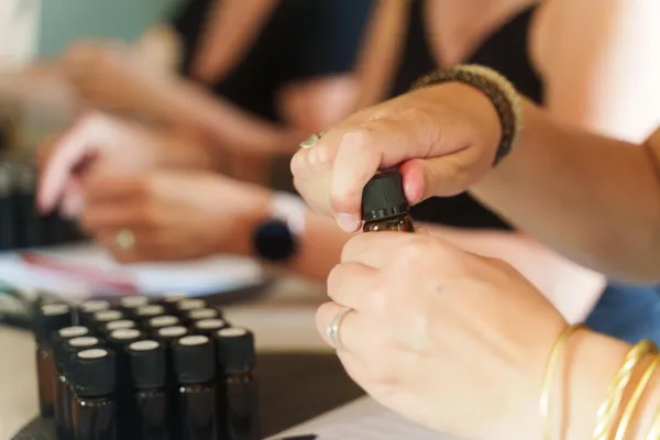 Réalisez votre eau de parfum avec Emilie - Image n°3 - Wecandoo