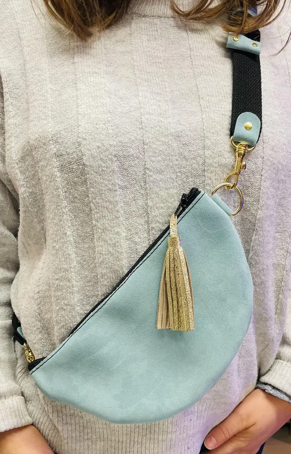 Confectionnez votre sac banane en cuir personnalisé avec Géraldine - Image n°4 - Wecandoo