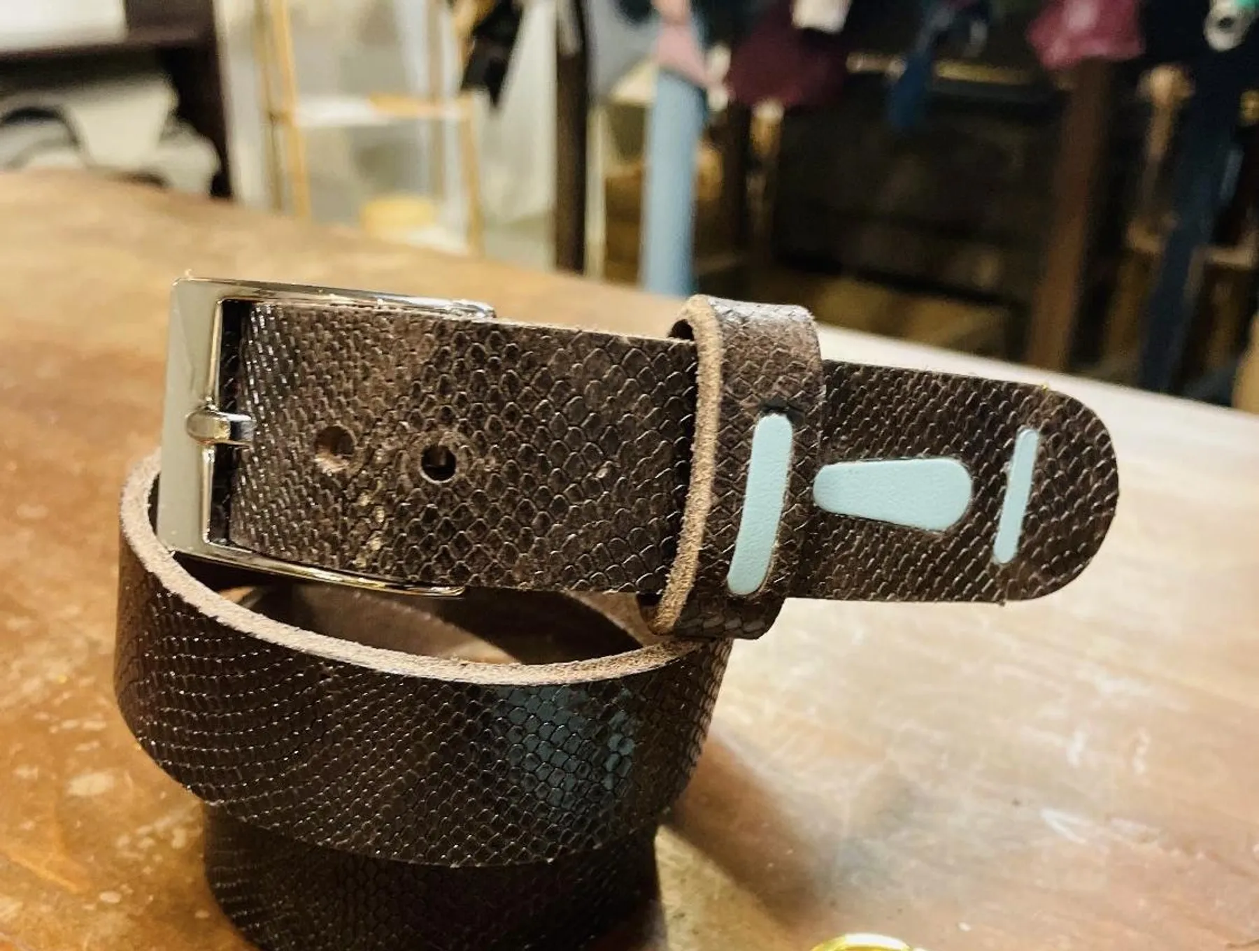 Créez votre ceinture en cuir sur-mesure et personnalisée avec Géraldine - Afbeelding nr. 3 - Wecandoo