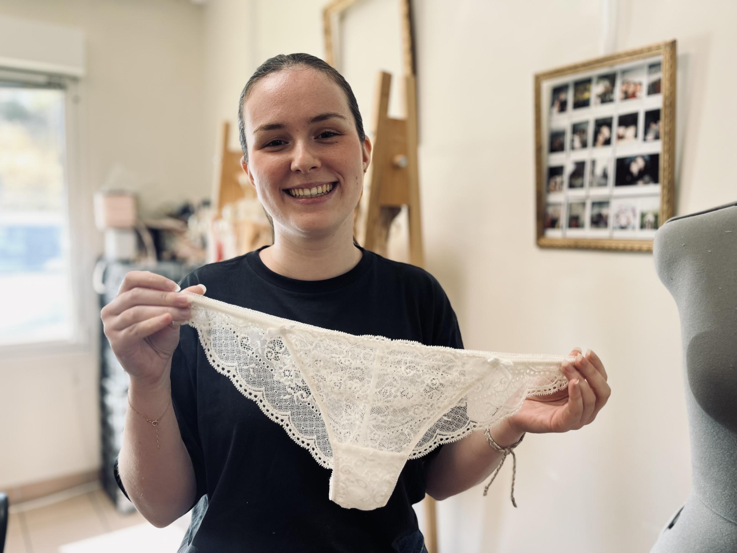 Réalisez votre culotte en dentelle sur mesure avec Mathilde - Image n°4 - Wecandoo