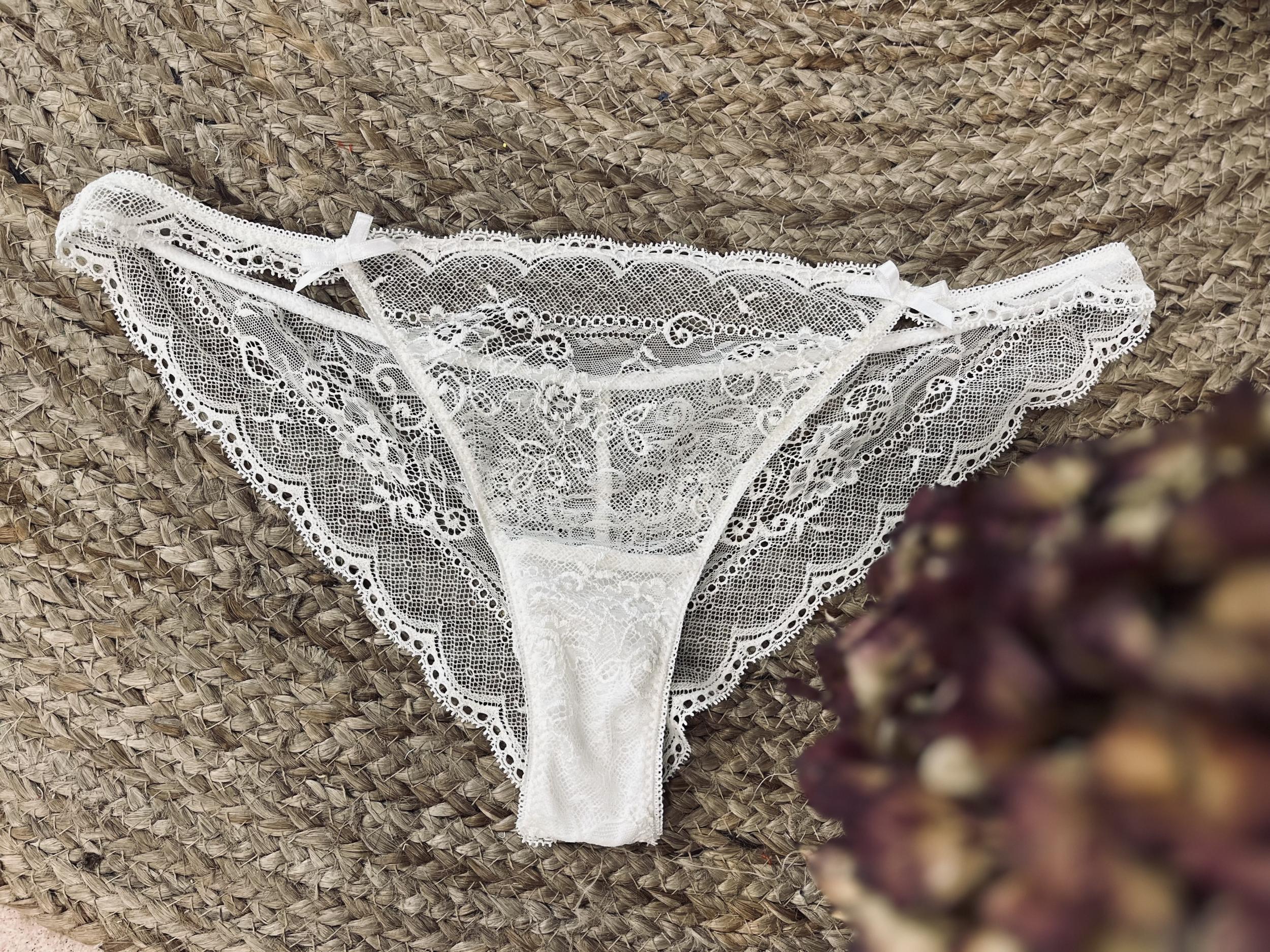 Réalisez votre culotte en dentelle sur mesure