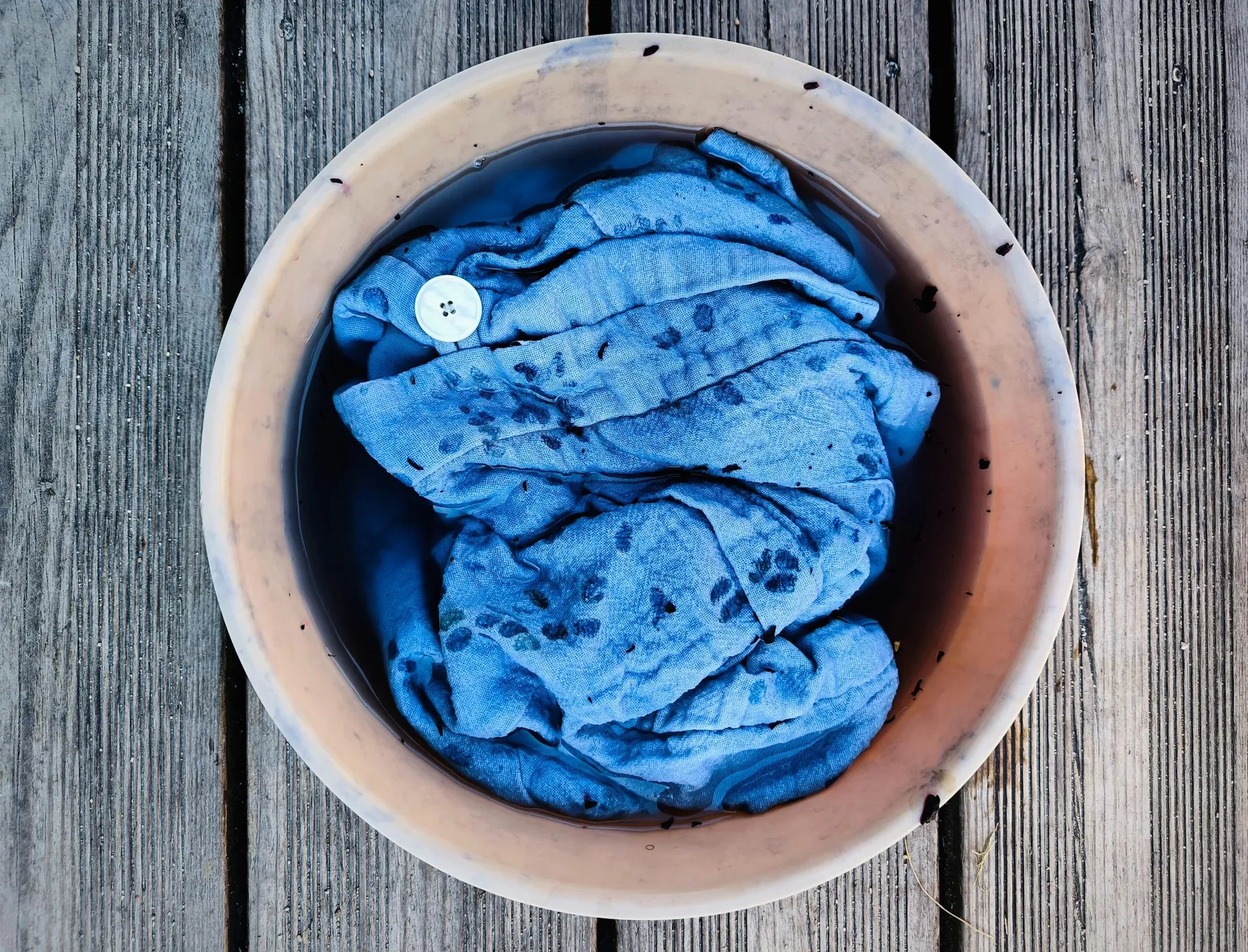 Teintez votre foulard avec Charlie - Image n°2 - Wecandoo