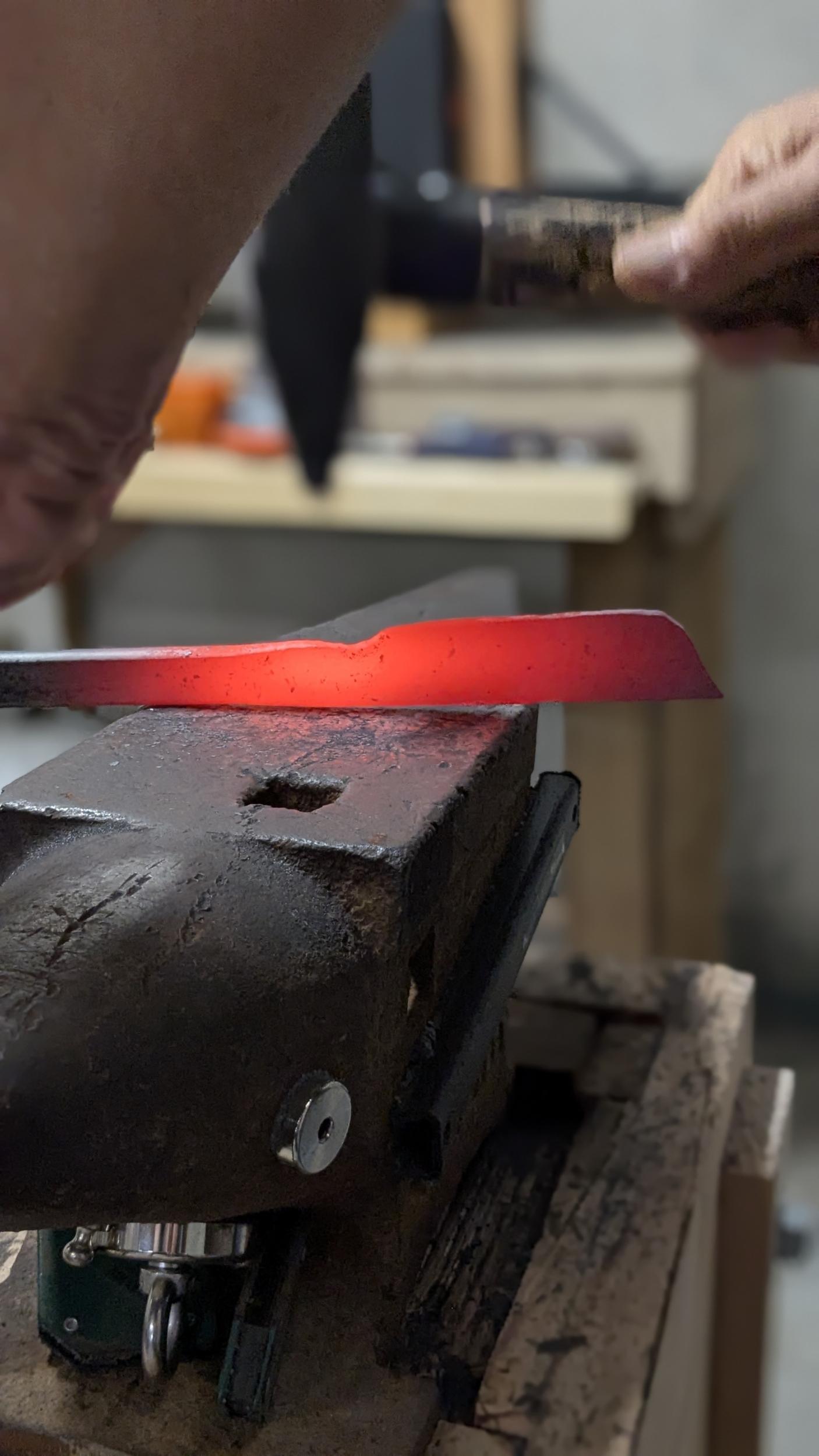 Réalisez un couteau droit ou kiridashi avec Yann - Image n°8 - Wecandoo