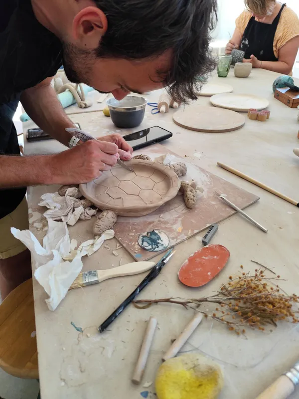 Modelez votre pièce en céramique de A à Z avec Monika - Image n°4 - Wecandoo