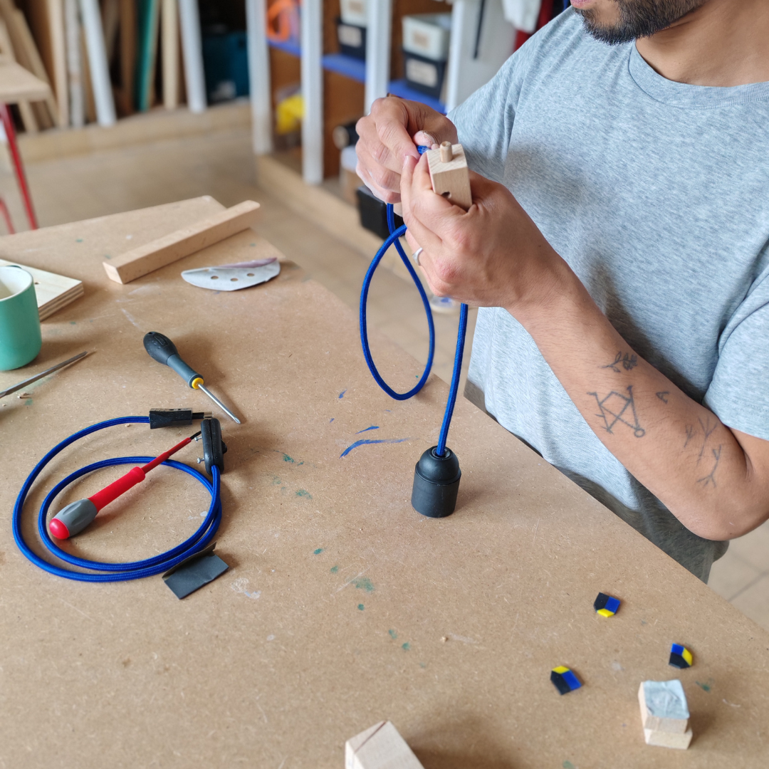 Réalisez votre lampe murale design avec Alix - Image n°6 - Wecandoo