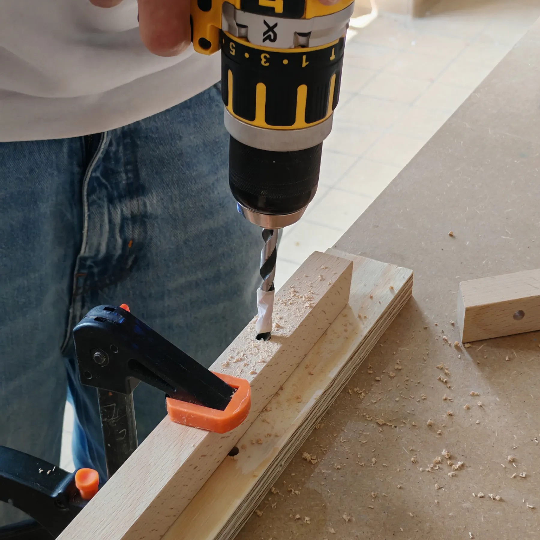 Réalisez votre lampe murale design avec Alix - Image n°5 - Wecandoo