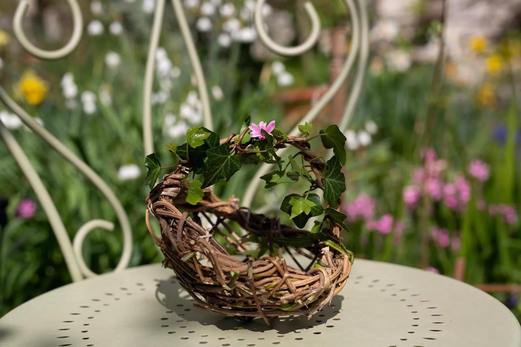 Initiez-vous à la vannerie sauvage avec Valentine - Image n°2 - Wecandoo