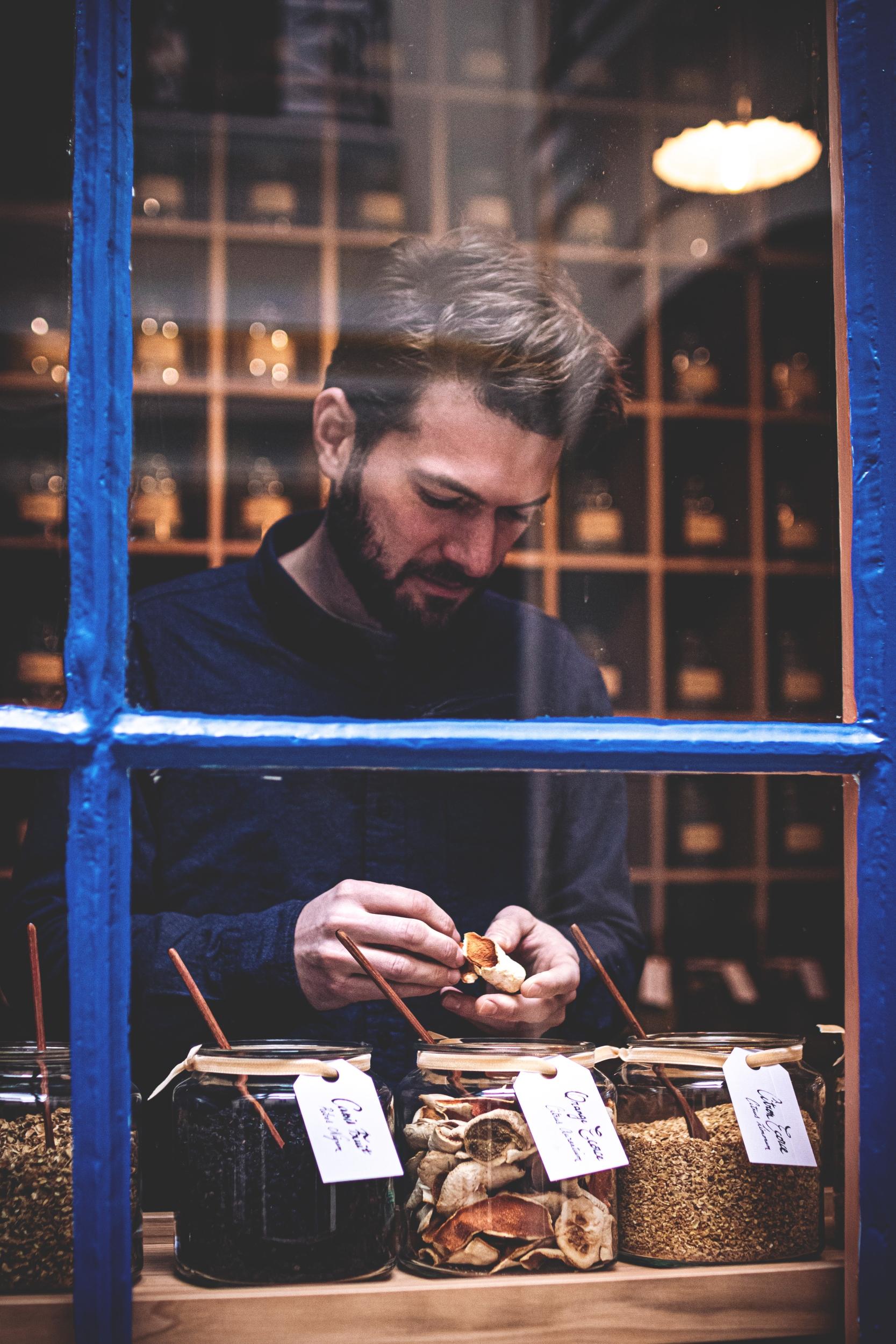 Distillez votre propre gin au coeur de Paris - Image n°5 - Wecandoo