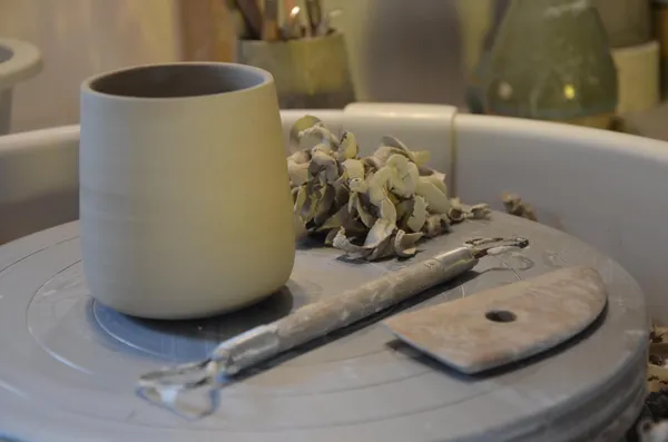 Tournez votre pièce en céramique avec Marie-Laure - Image n°3 - Wecandoo