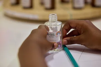 Réalisez un parfum avec votre enfant