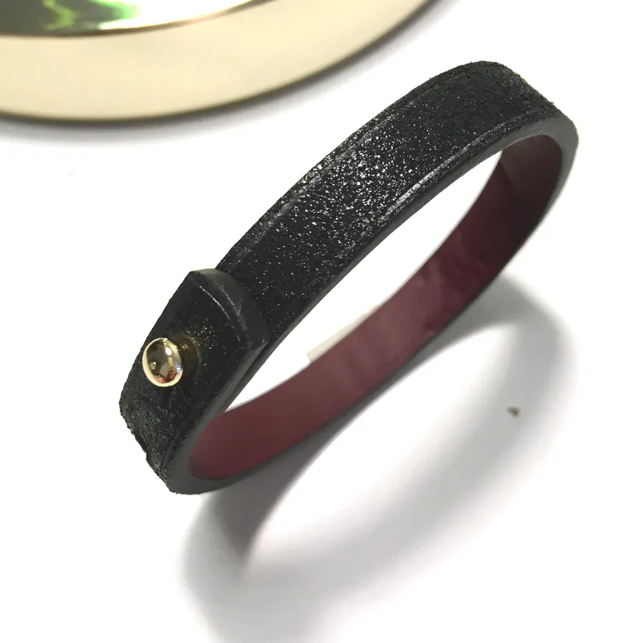 Initiez-vous à la maroquinerie en famille avec Céline - Image n°1 - Wecandoo