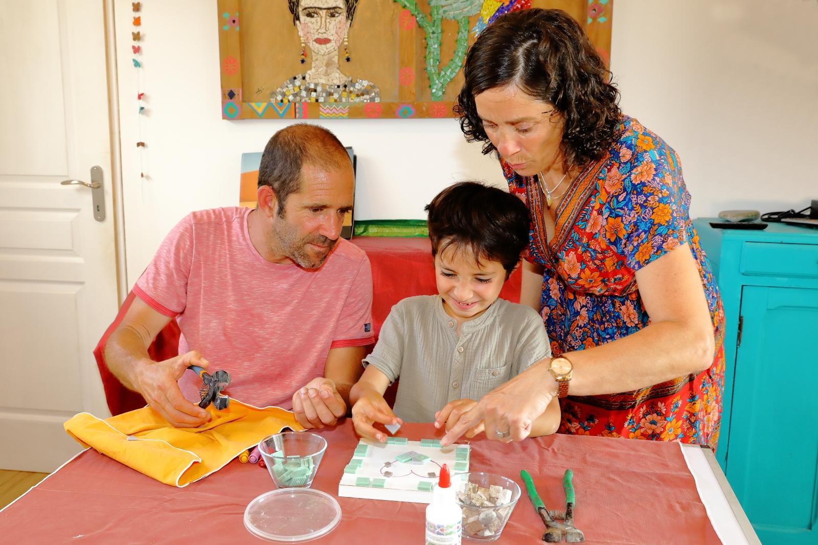 Initiez-vous à la mosaïque en duo avec votre enfant, accompagnés par Émilie - Image n°7 - Wecandoo