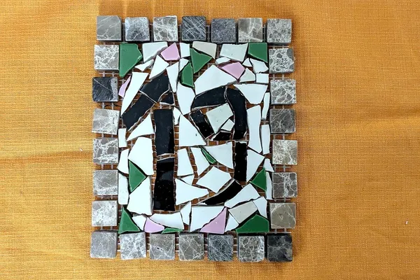 Réalisez votre miroir ou numéro de porte en mosaïque avec Émilie - Afbeelding nr. 5 - Wecandoo