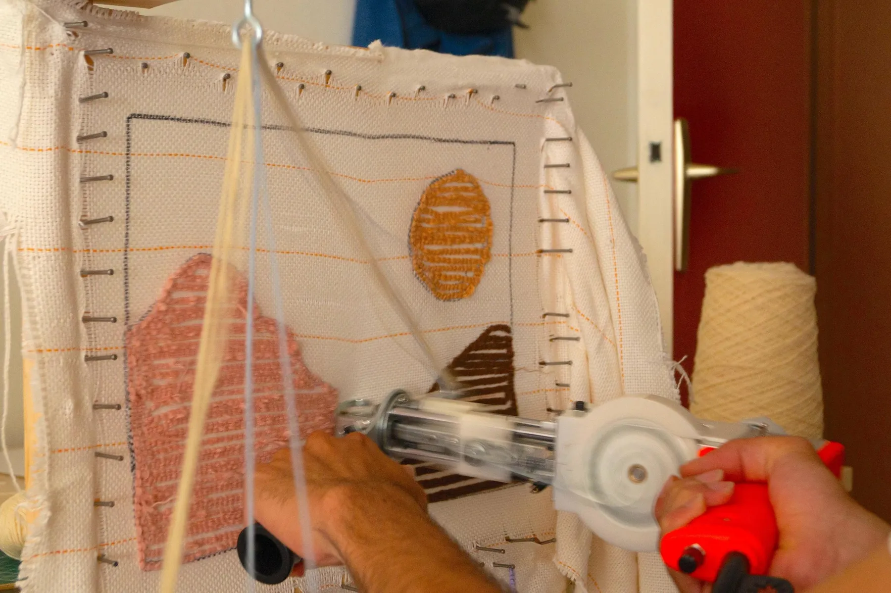 Initiez-vous au tufting avec Emanuel - Afbeelding nr. 5 - Wecandoo