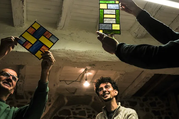 Initiez-vous à l'art du vitrail sur une journée avec Corentin - Image n°3 - Wecandoo