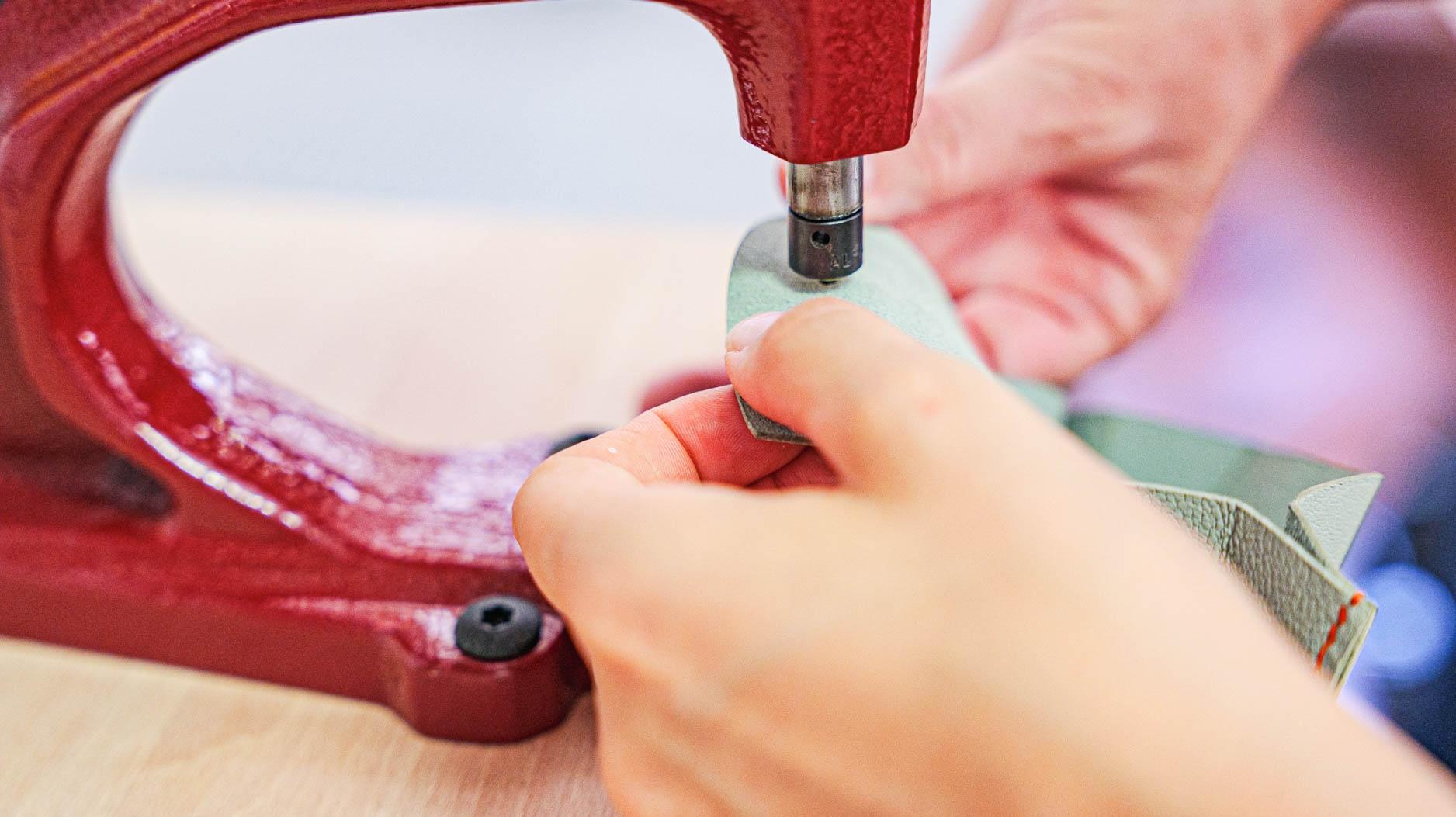Découvrez la maroquinerie artisanale avec Nina - Image n°9 - Wecandoo