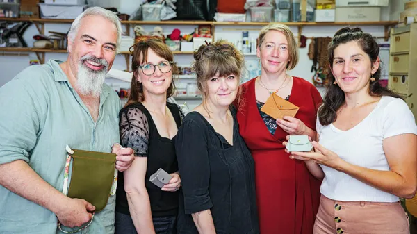 Découvrez la maroquinerie artisanale avec Nina - Image n°2 - Wecandoo