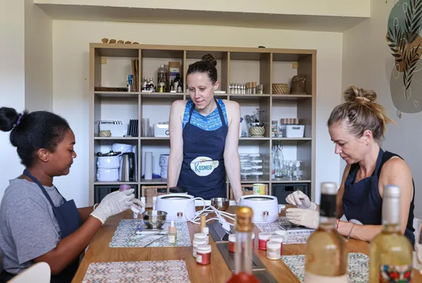 Créez votre rouge à lèvres nourrissant avec Cécile - Image n°4 - Wecandoo