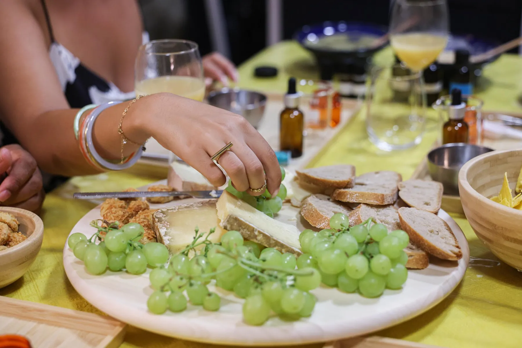 Réalisez votre rouge à lèvres et votre blush autour d'un apéro avec Jihane - Image n°1 - Wecandoo