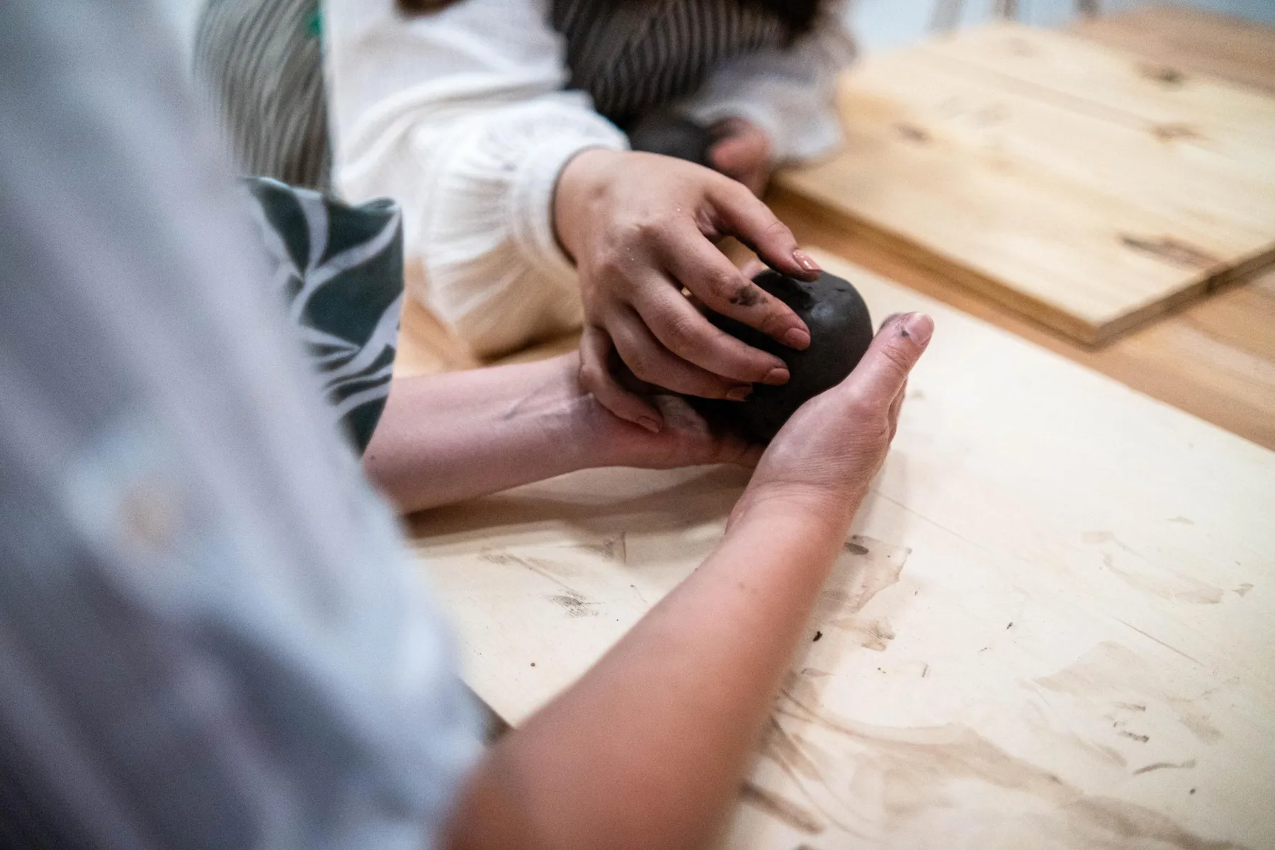 Initiez-vous au modelage avec Chloé - Image n°1 - Wecandoo