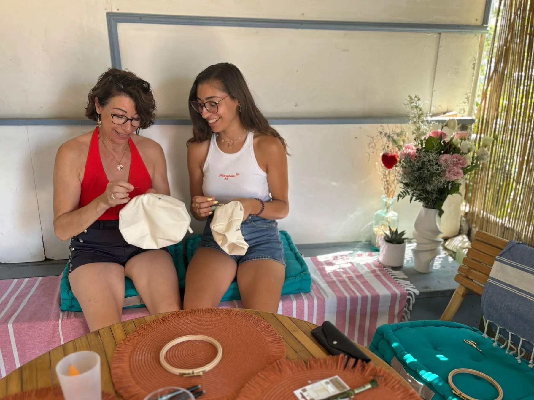 Brodez votre trousse avec Léa au coeur de la calanque de Callelongue - Image n°5 - Wecandoo