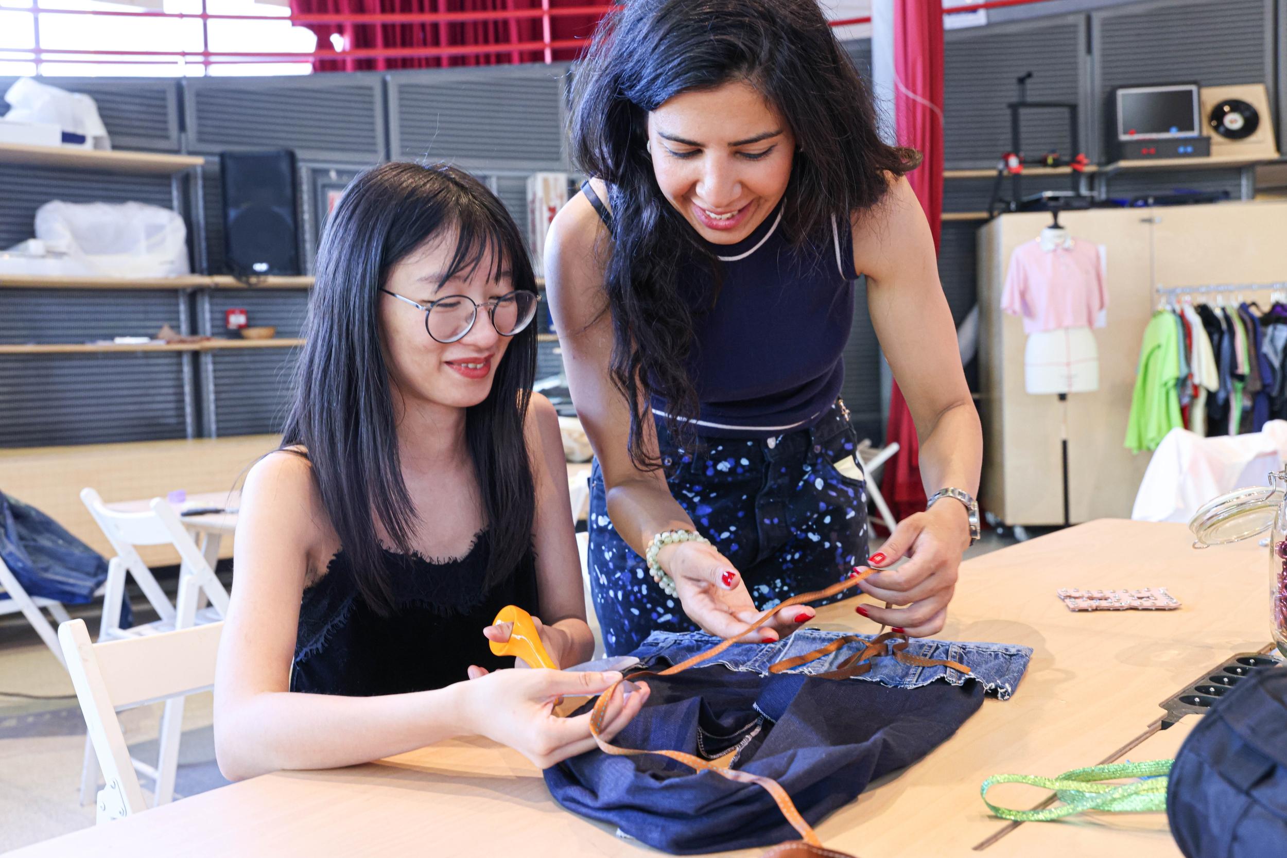 Créez un sac à partir de chutes de tissus avec Salma - Image n°3 - Wecandoo