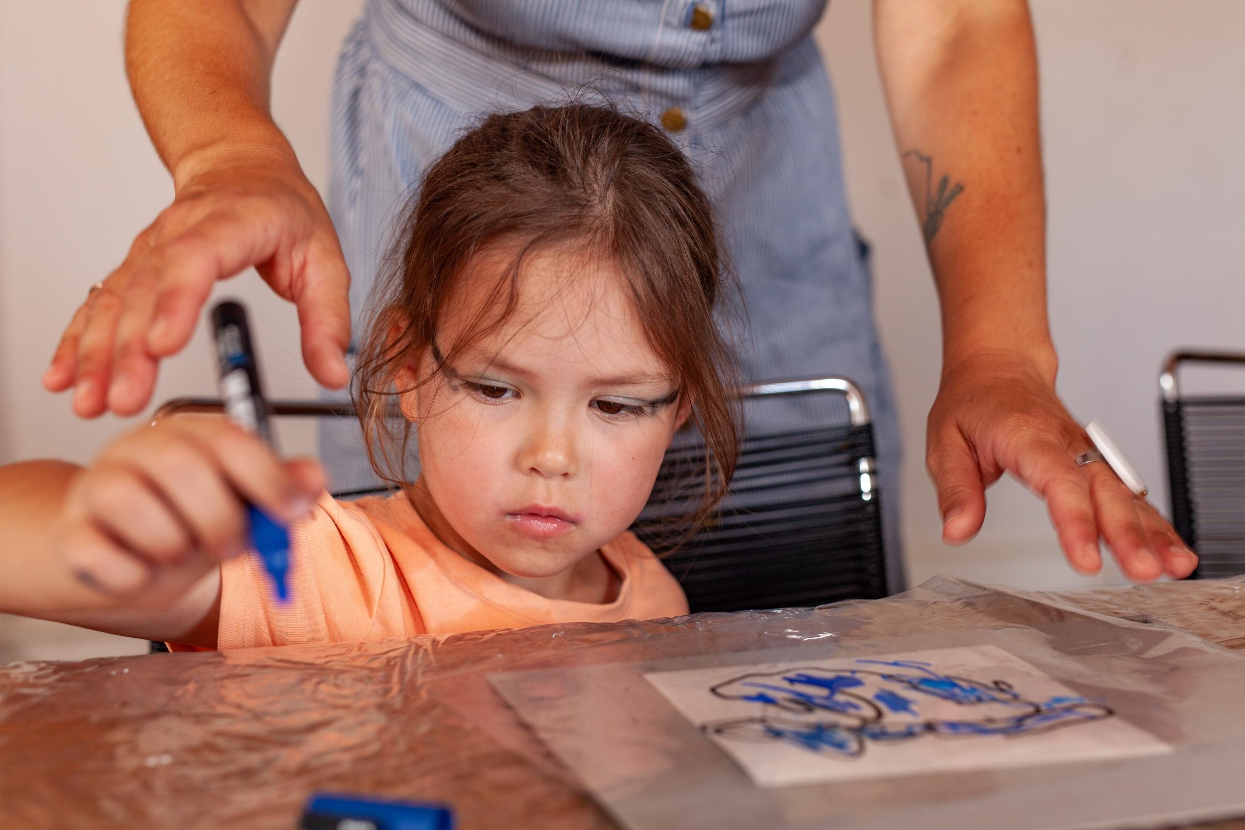Réalisez vos cyanotypes en duo avec votre enfant, accompagnés de Pauline - Image n°2 - Wecandoo