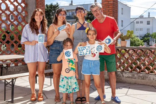 Réalisez vos cyanotypes en duo avec votre enfant, accompagnés de Pauline - Image n°4 - Wecandoo