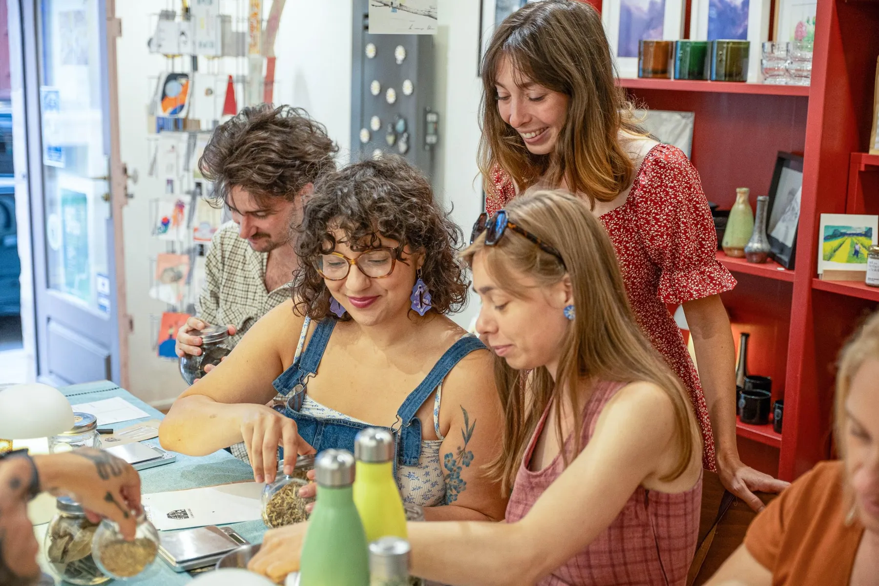 Assemblez votre tisane gastronomique au sein d'une micro-ferme avec Chloé - Image n°1 - Wecandoo