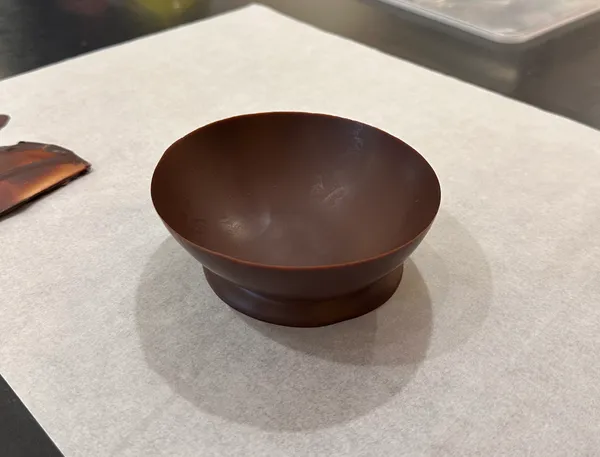 Confectionnez des décors en chocolat avec Pierre, Sandrine et leur équipe - Image n°5 - Wecandoo